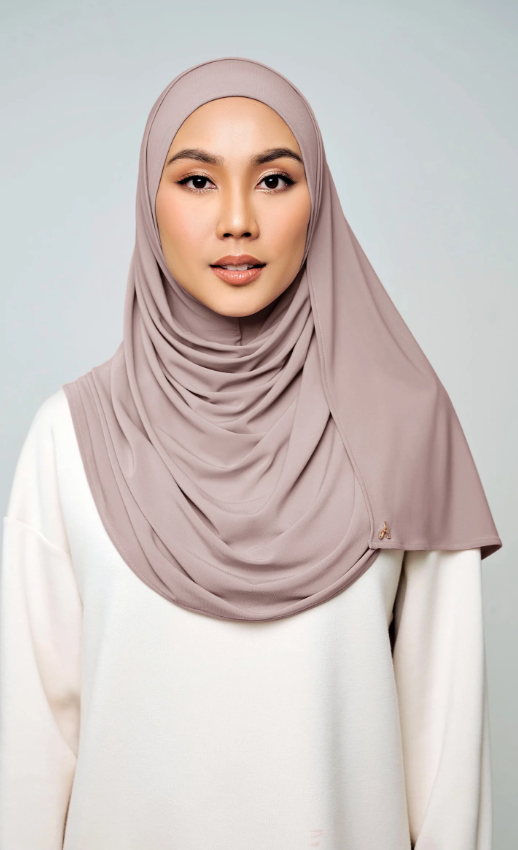 AL HUMAIRA- ELLY